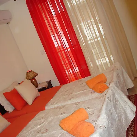 Kuri Apartament *